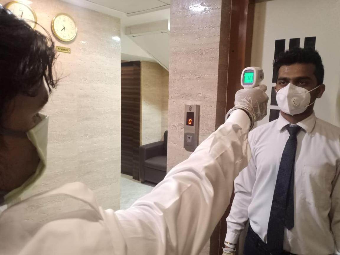 Hotel Alfa International Near Nanavati Hospital Mumbai Near Airport Mumbai Near Juhu Beach Bagian luar foto