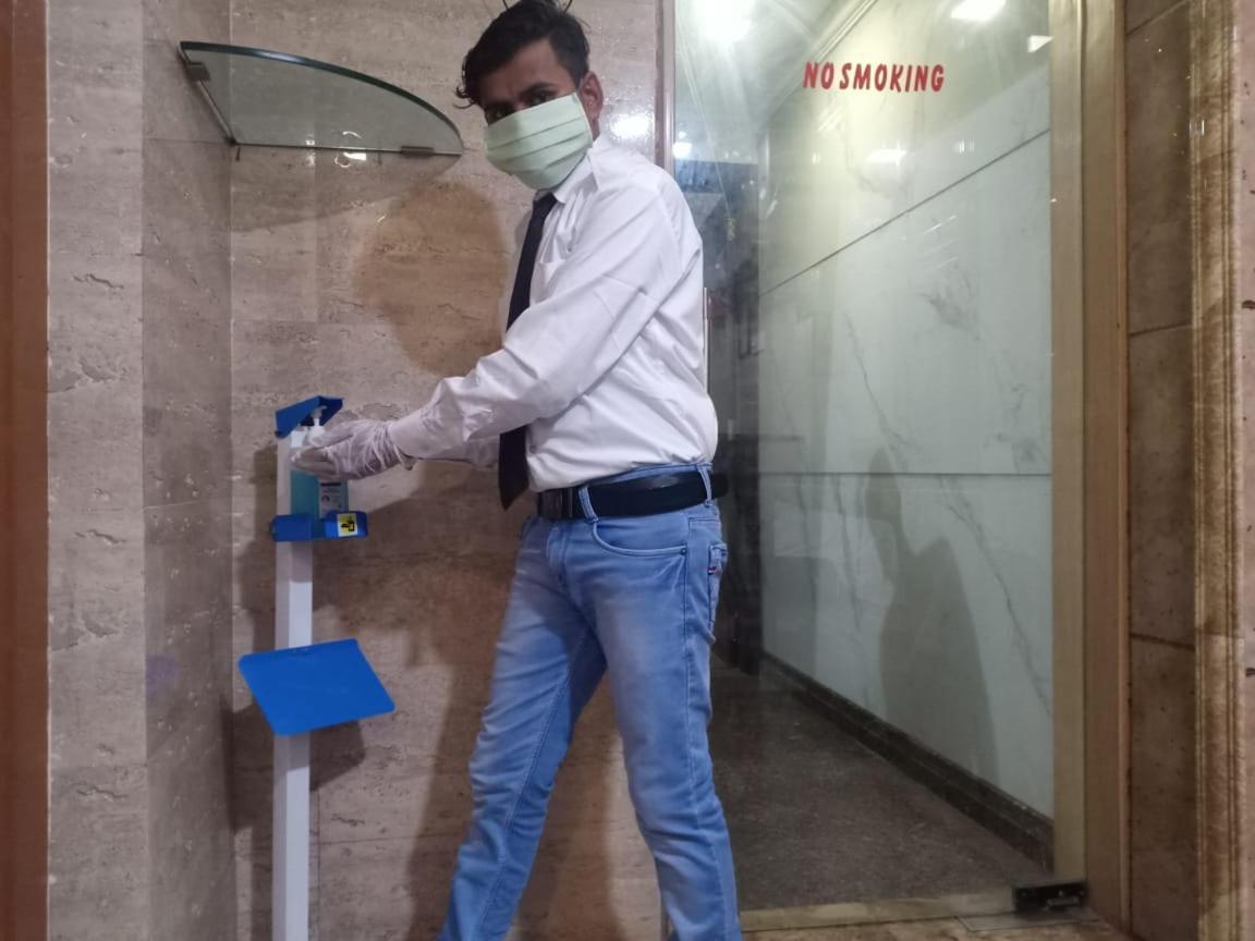 Hotel Alfa International Near Nanavati Hospital Mumbai Near Airport Mumbai Near Juhu Beach Bagian luar foto