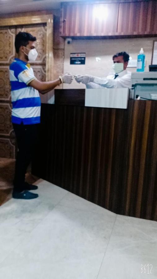 Hotel Alfa International Near Nanavati Hospital Mumbai Near Airport Mumbai Near Juhu Beach Bagian luar foto