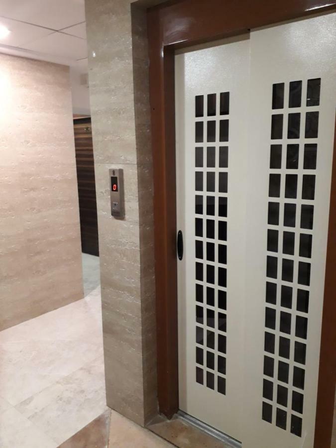 Hotel Alfa International Near Nanavati Hospital Mumbai Near Airport Mumbai Near Juhu Beach Bagian luar foto